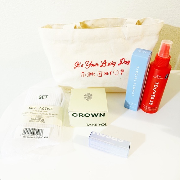 Set Active It’s Your Lucky Day Beauty Bundle Gift Set Tower Beauty, Kosas…